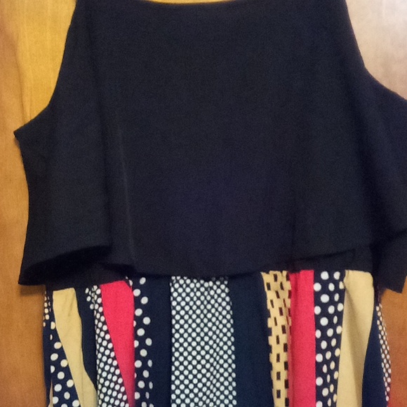 Shein curve sleeveless dress - Picture 3 of 3